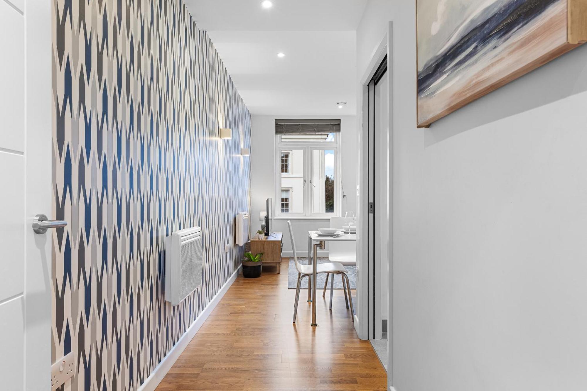 Modern One Bedroom Flat - Near Heathrow, Windsor Castle, Thorpe Park - Staines Tw18 * Londres