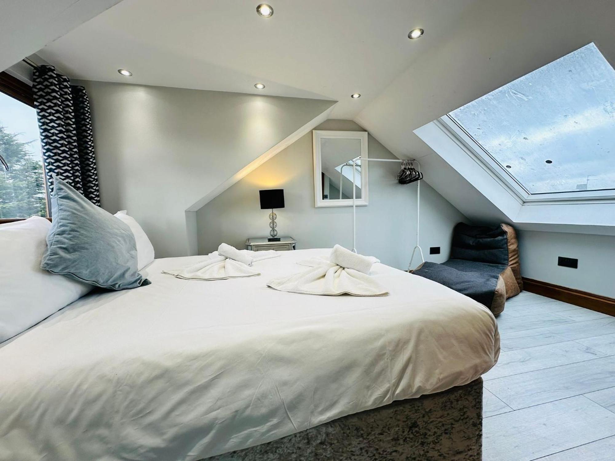 Spacious 6 Bed In Wembly, * Londres