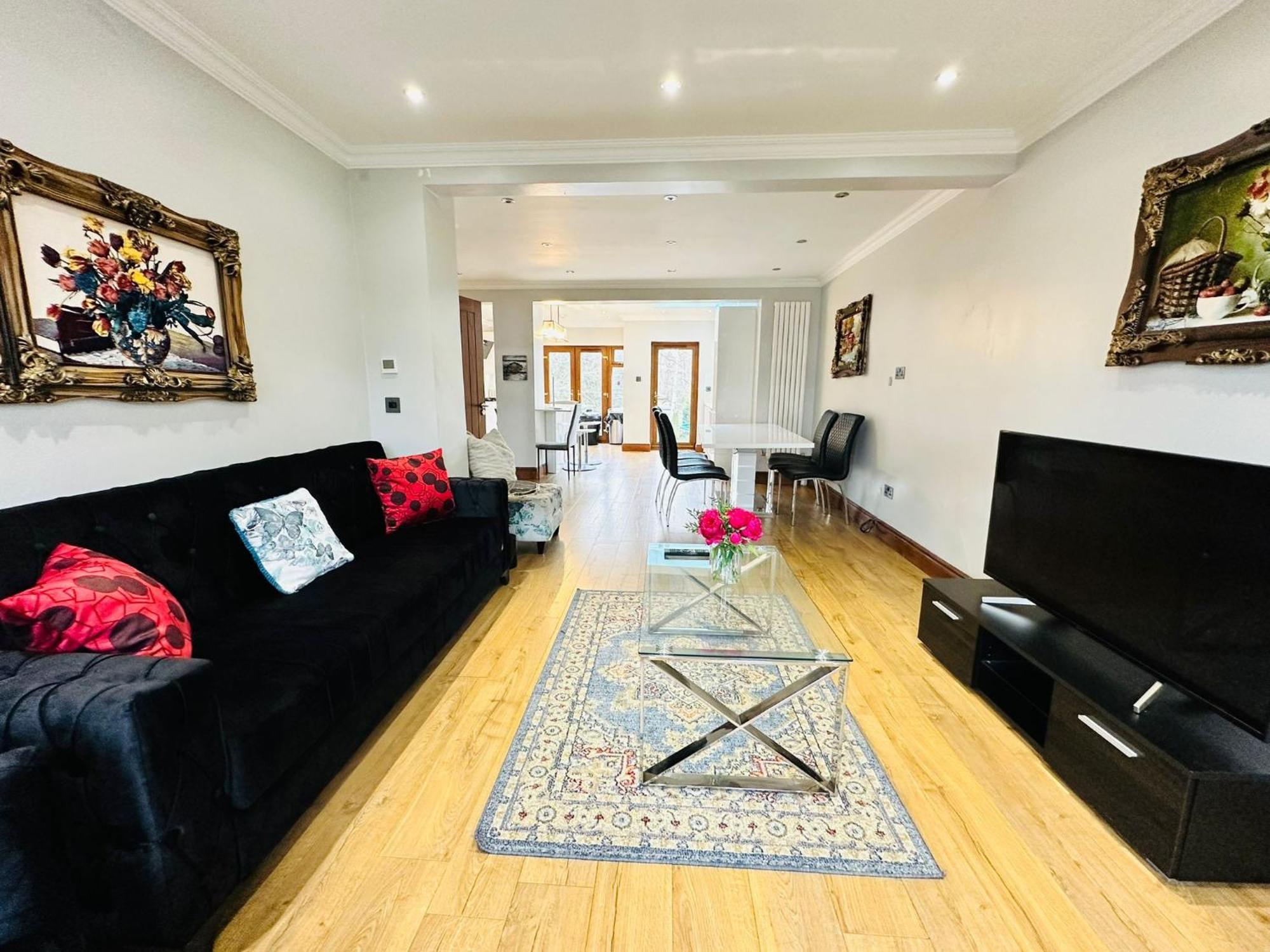 Spacious 6 Bed In Wembly, Appartement Londres
