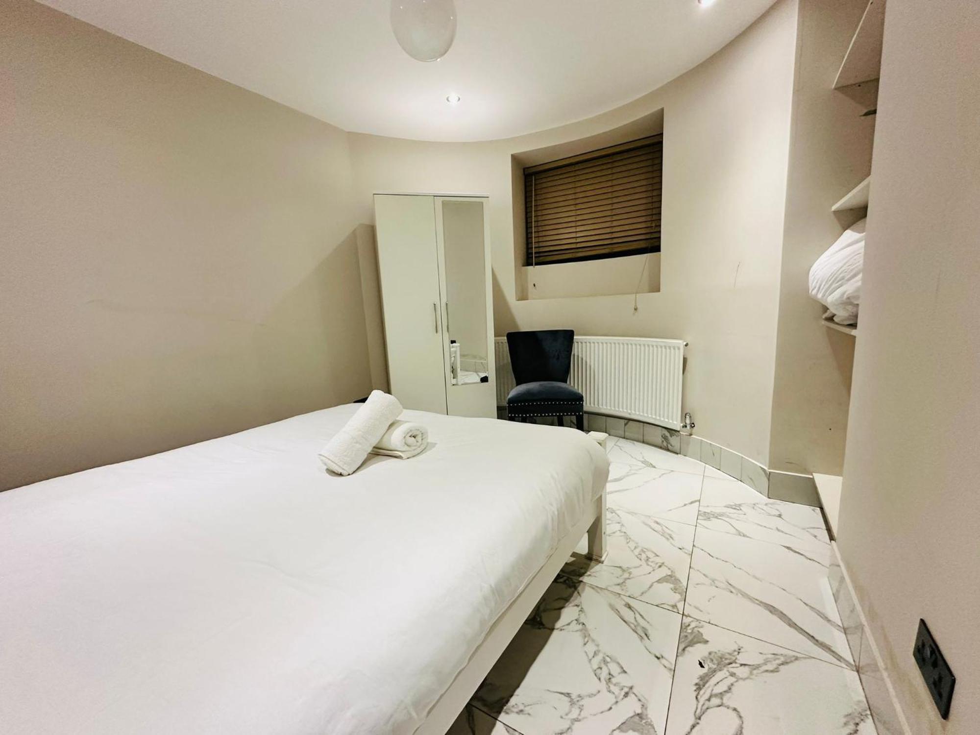 Spacious 6 Bed In Wembly, * Londres
