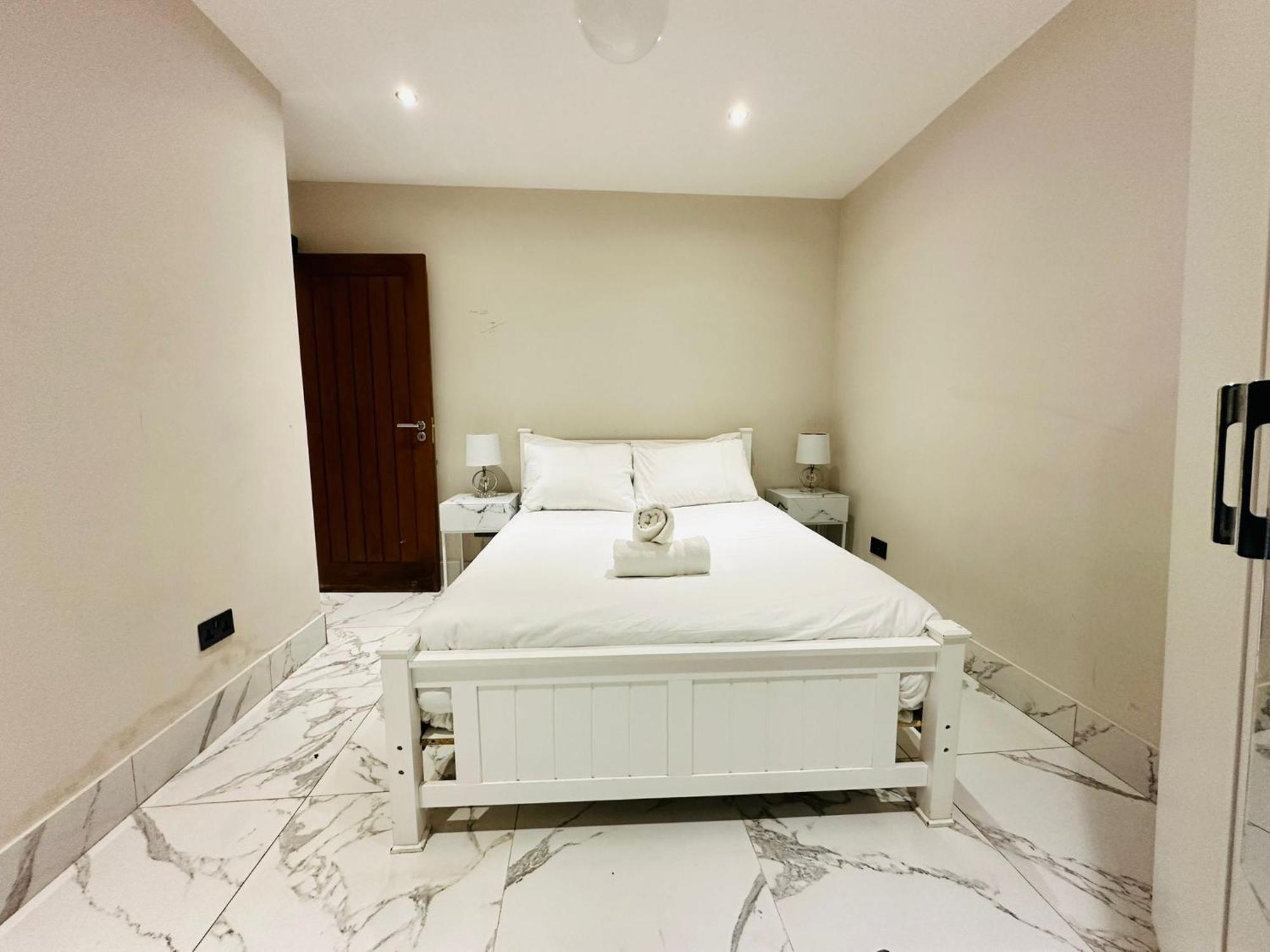 Spacious 6 Bed In Wembly, Londres