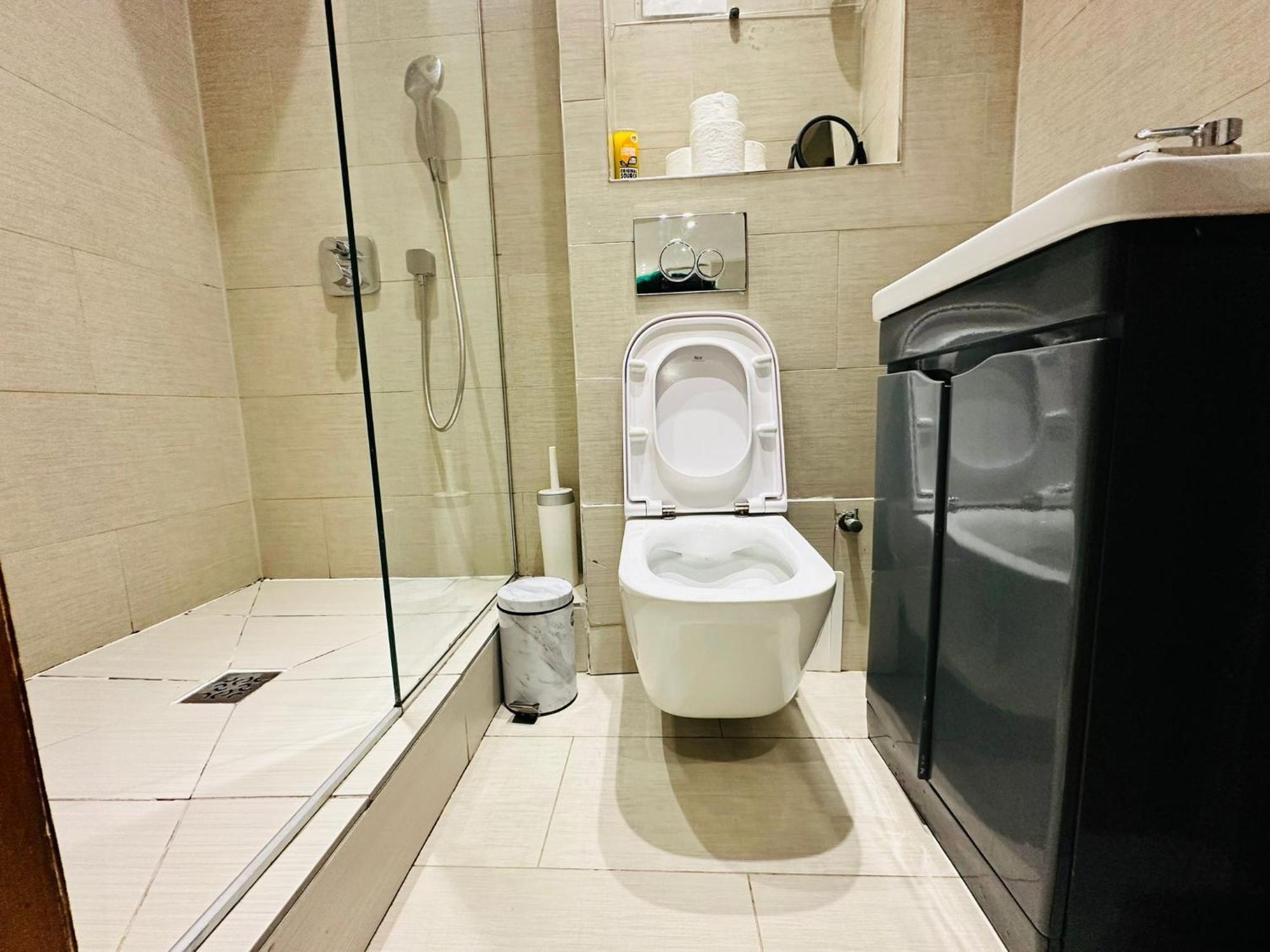 Spacious 6 Bed In Wembly, Appartement Londres
