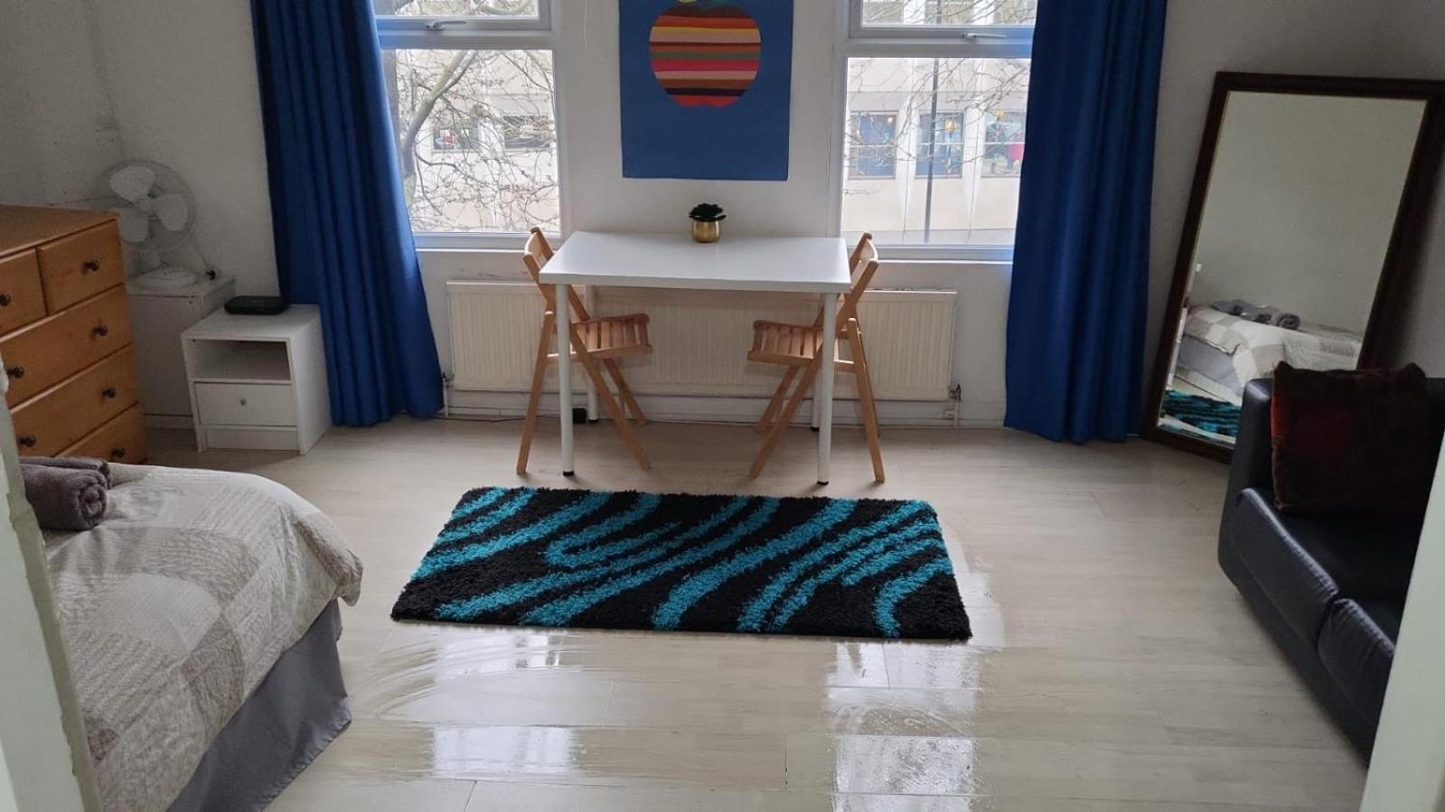 Renovated Family With Shared Kitchen And Bathroom In Angel Londres
