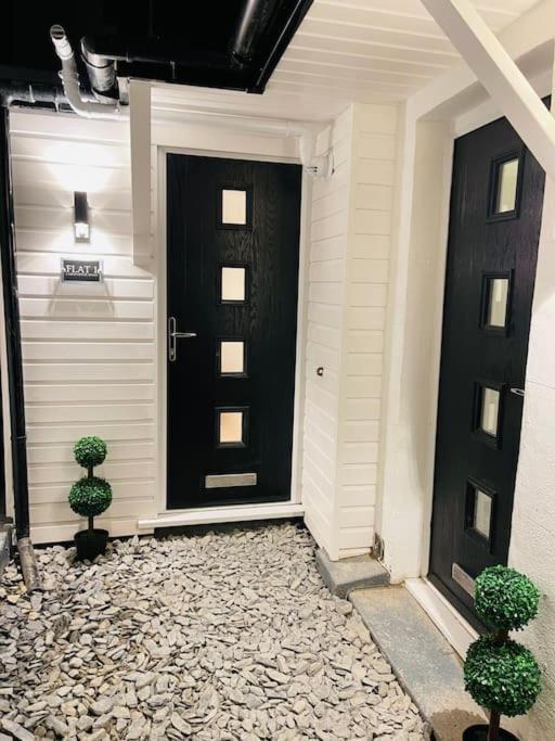 Apartamento Luxury 2 Bedroom With Private Terrace & Parking - Wanstead, Escape In Londres