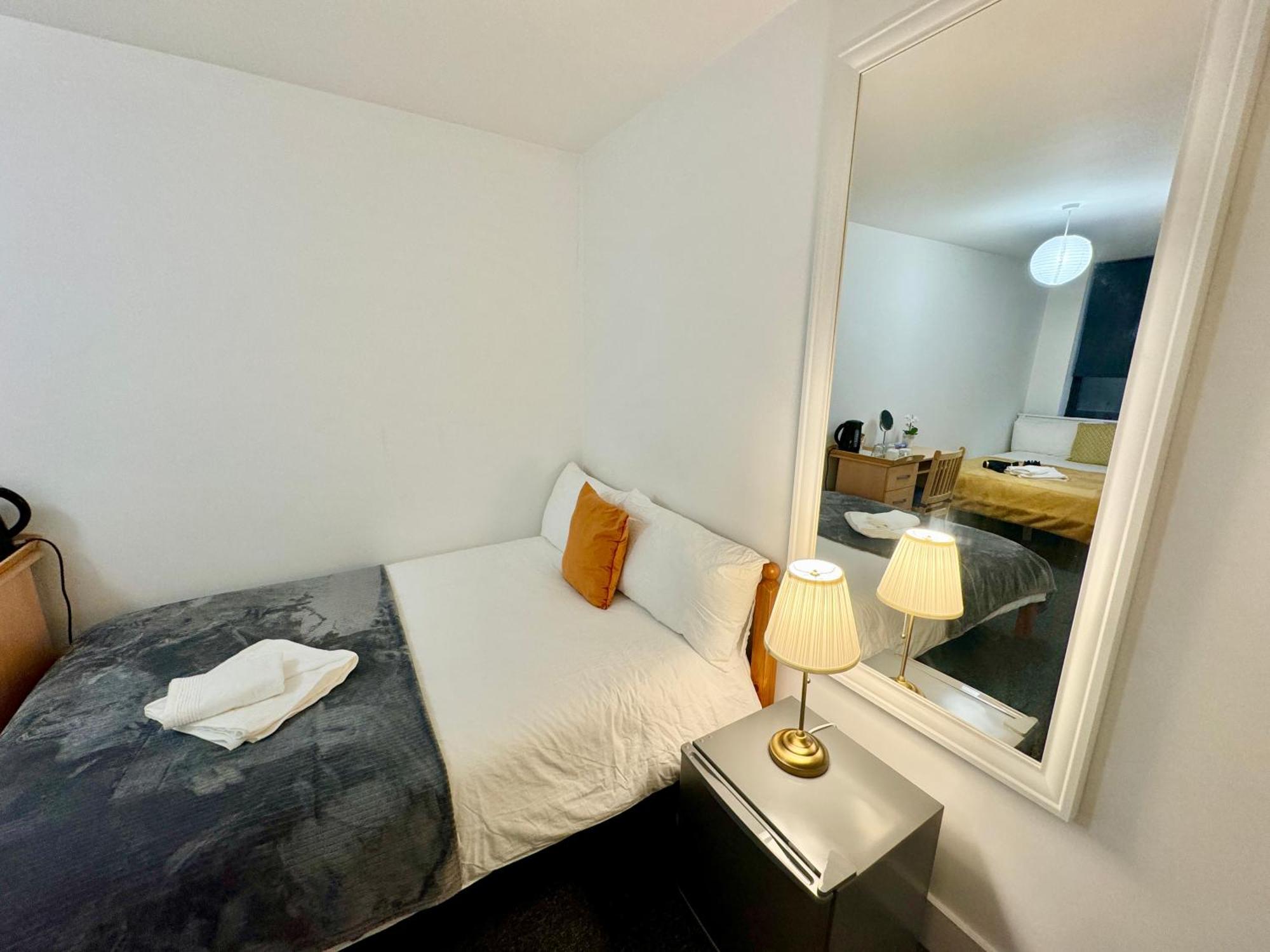 Cosmopolitan Comfort Private Bedrooms In Euston 106 * Londen