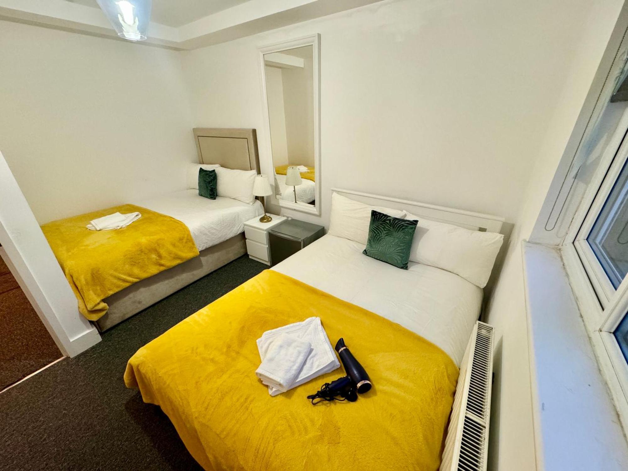 Cosmopolitan Comfort Private Bedrooms In Euston 106 * Londen