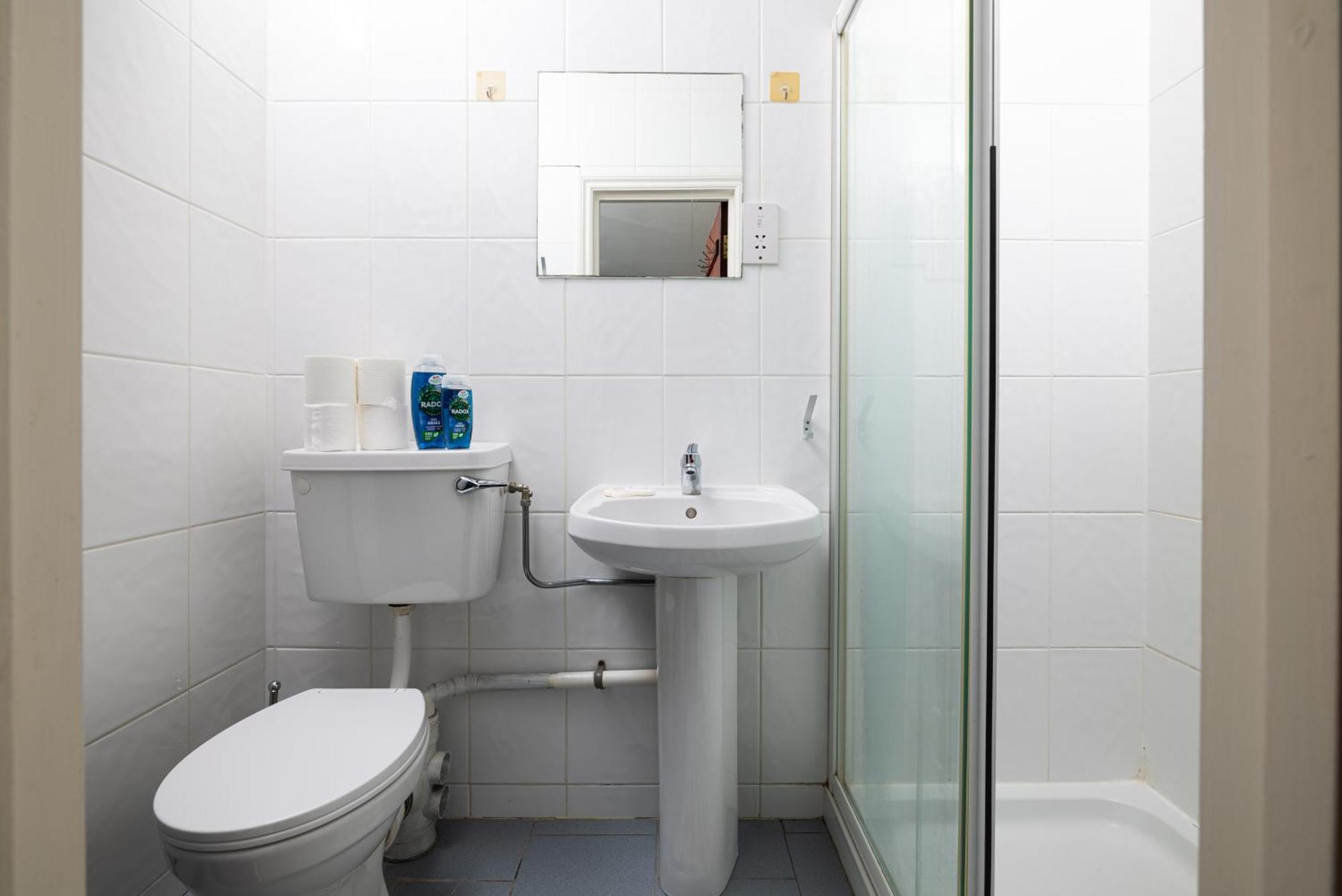 Very Large Studio On Finchley Road 15
