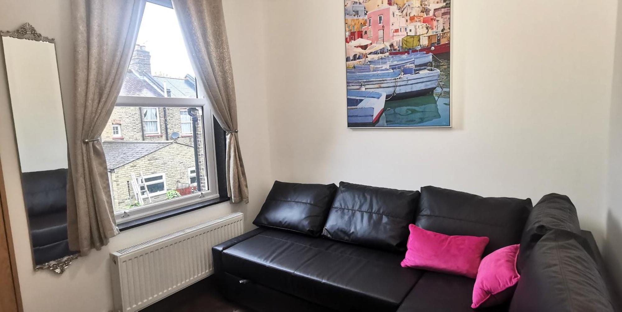 Appartement Beautiful Sleeps 6, 2 Minutes To Metro Londres