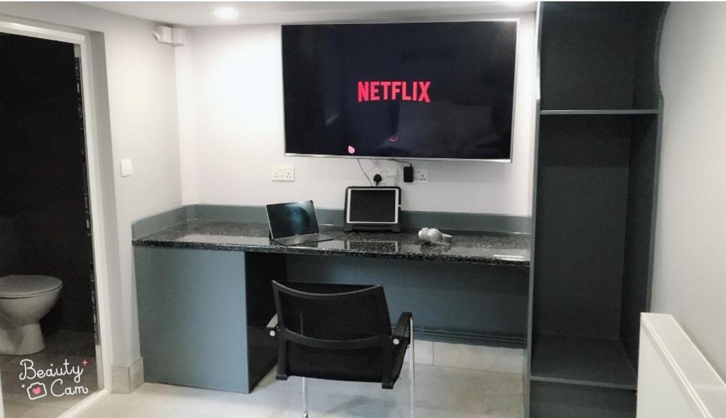 Quarto em Acomodações Particulares Luxurious En-suite Soft Water Air Conditioning Tv Ripple *