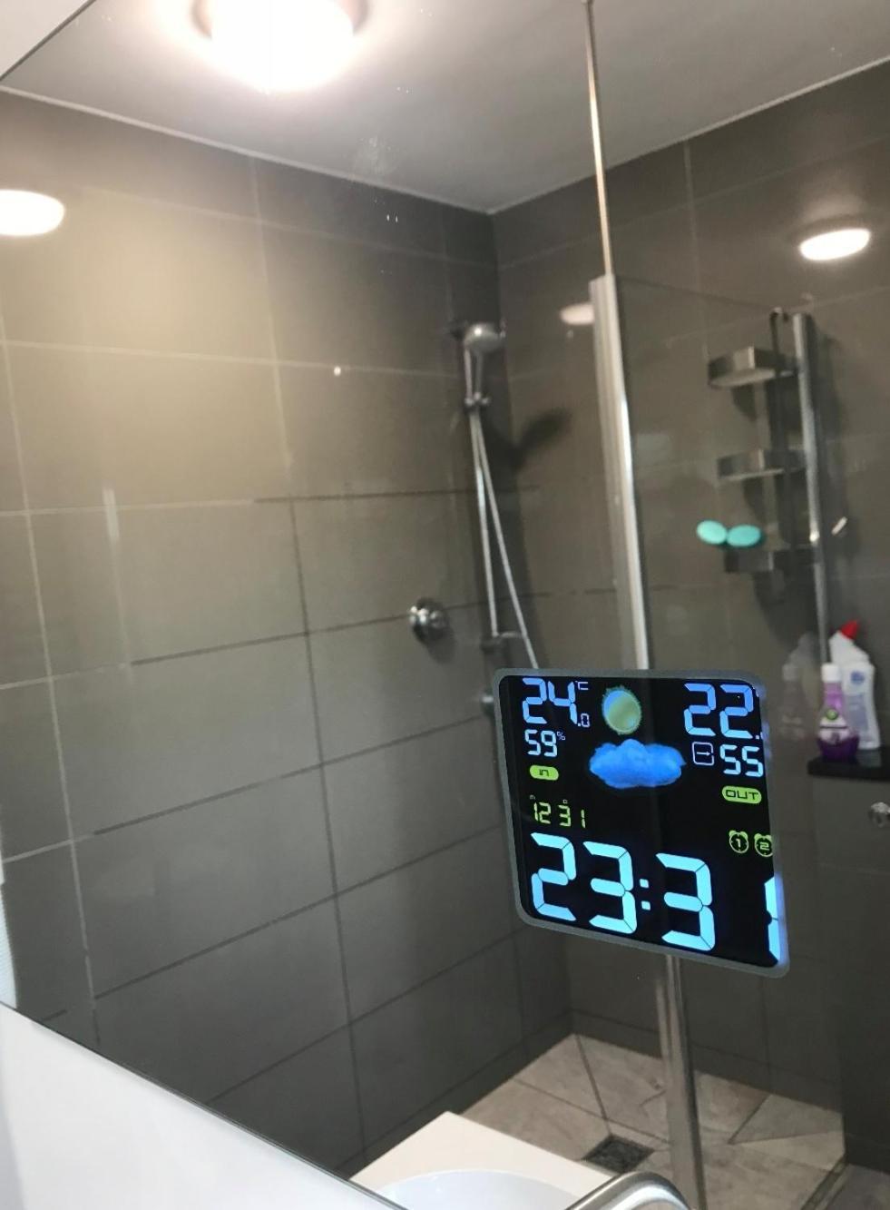Luxurious En-suite Soft Water Air Conditioning Tv Ripple Londres