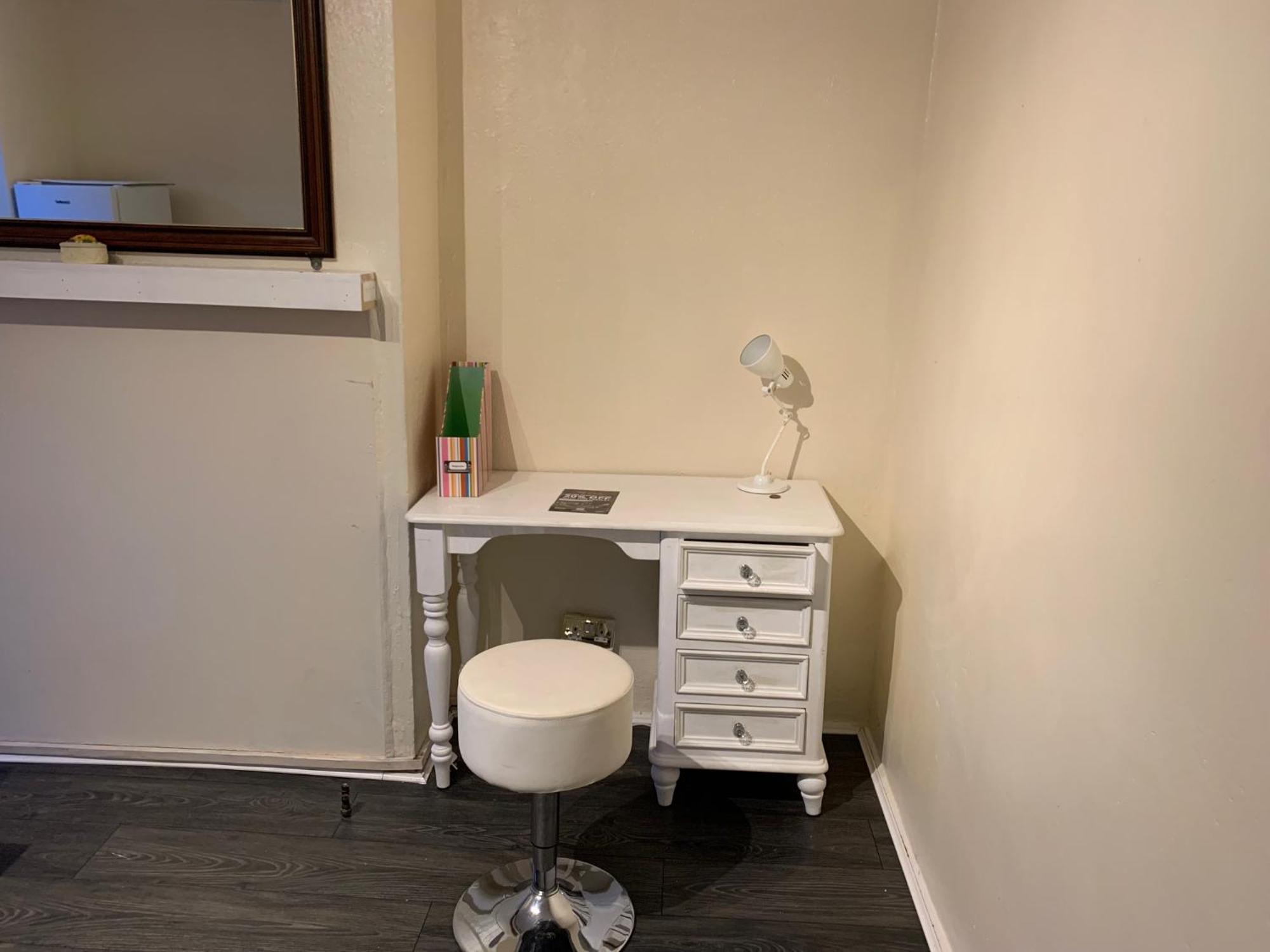 Lovely Contractor Family House Londres