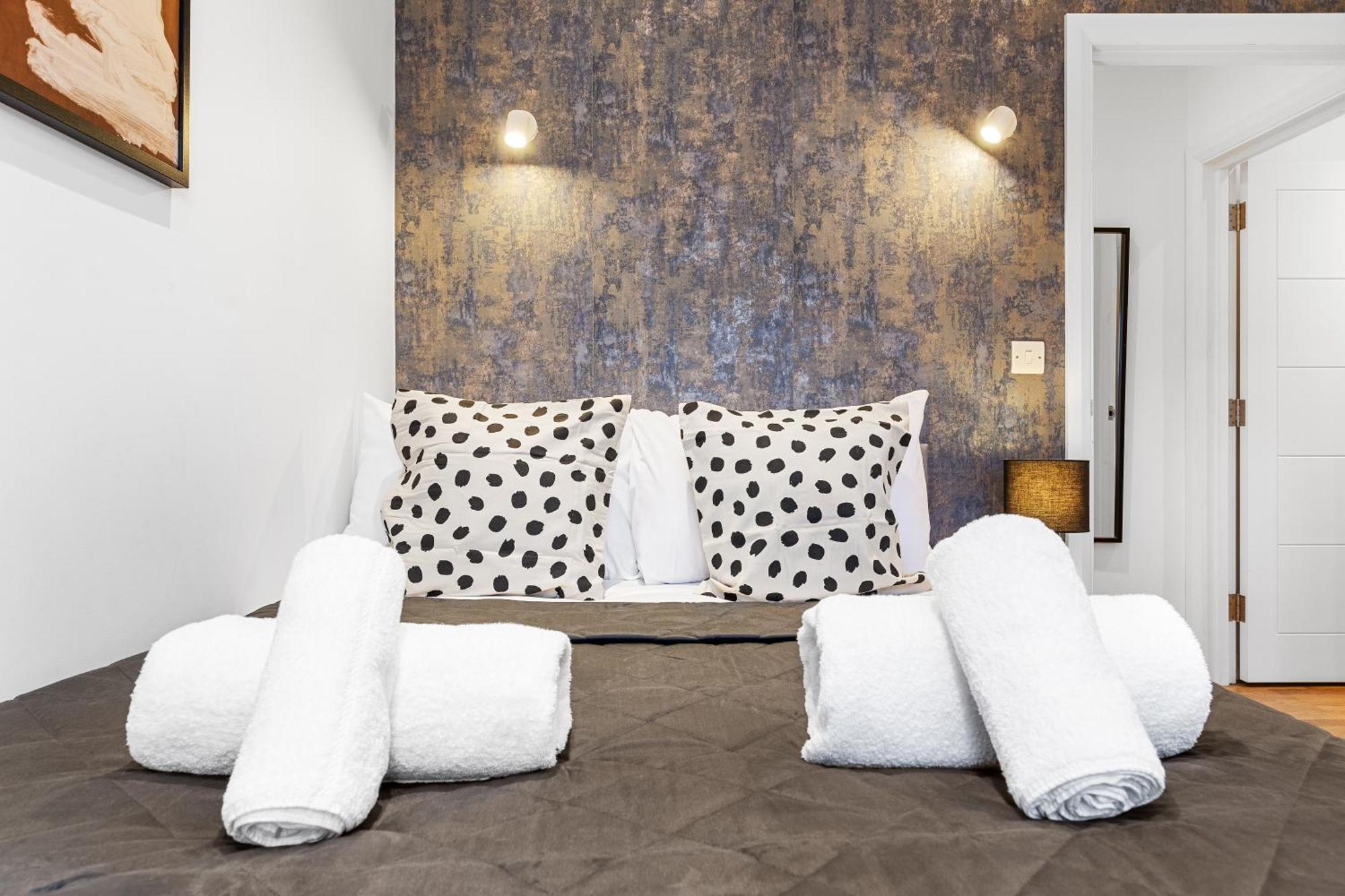 Modern One Bedroom Flat - Near Heathrow, Windsor Castle, Thorpe Park - Staines Tw18 * Londres
