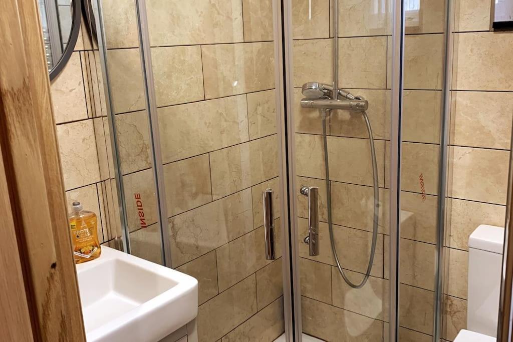 Stylish And Cosy 3 Bedroom Londres