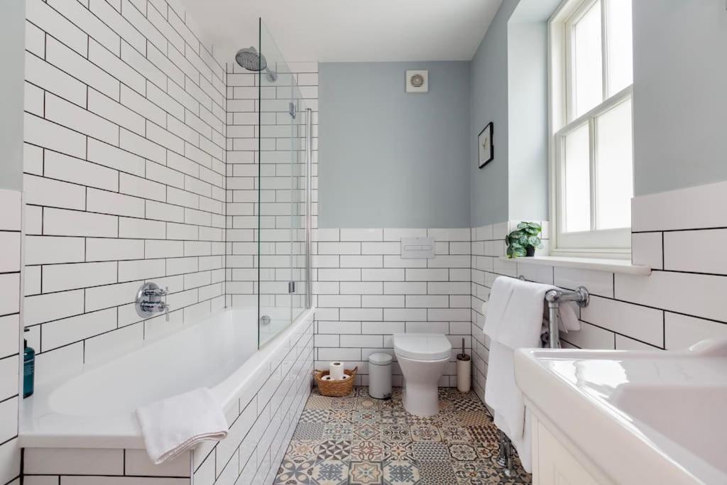 Beautiful 3 Bd House In Paddington *