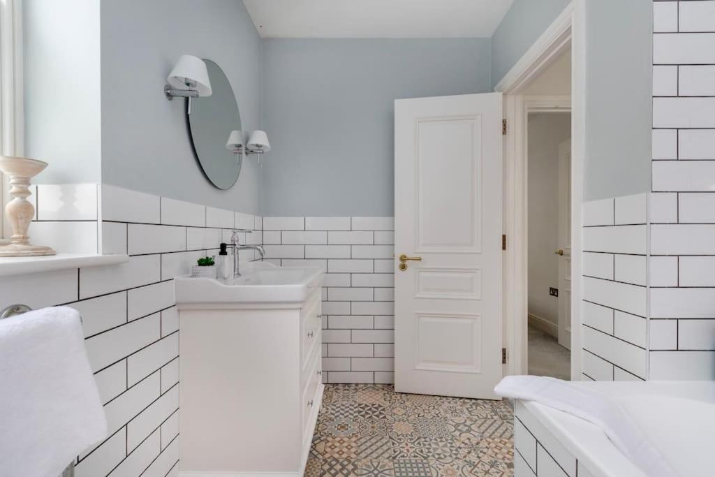 Beautiful 3 Bd House In Paddington Londres