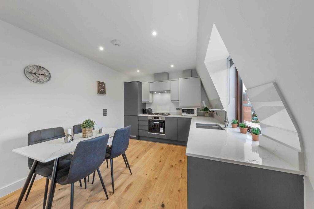 Serviced Apt In Central Lr3 Londres