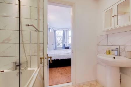 Spacious Ealing Broadway Apartamento *