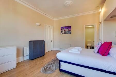 Spacious Ealing Broadway Apartamento