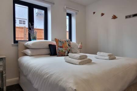 Beautiful Overlooking A Garden Apartamento Londres