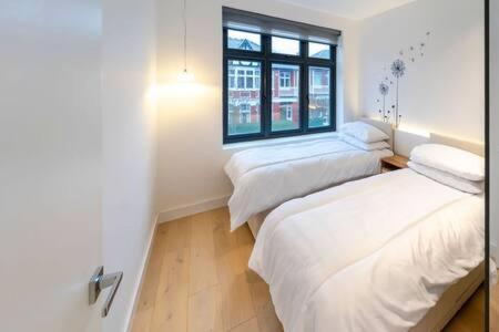 Apartamento Modern Ealing Common Duplex
