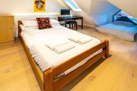 Modern Ealing Common Duplex Apartamento Londres