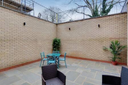 Apartment Modern Ealing With Large Private Patio *