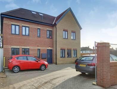 Apartment Modern Ealing With Large Private Patio *