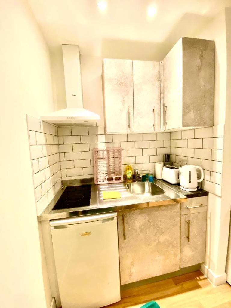 One Bedroom Queen's Park In Apartamento *