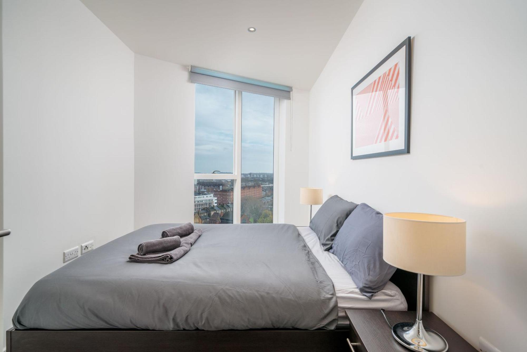 5-star Family 2br 2ba Central Apt *