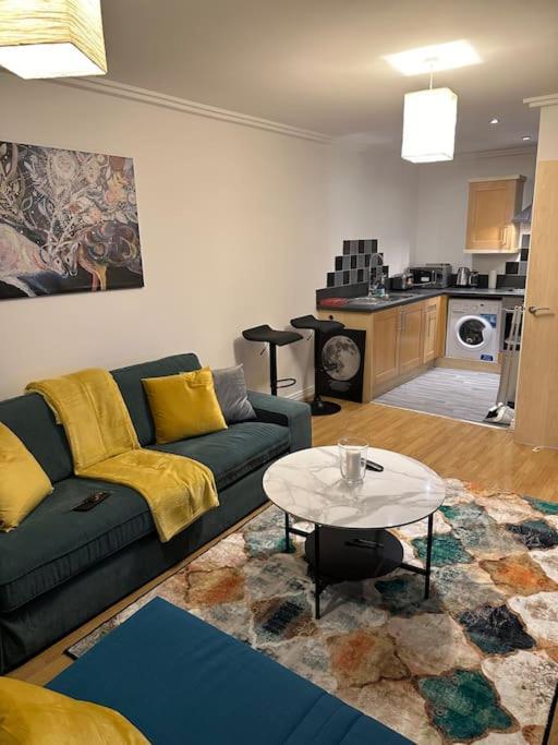 Apartment Entire Flat In Ealing