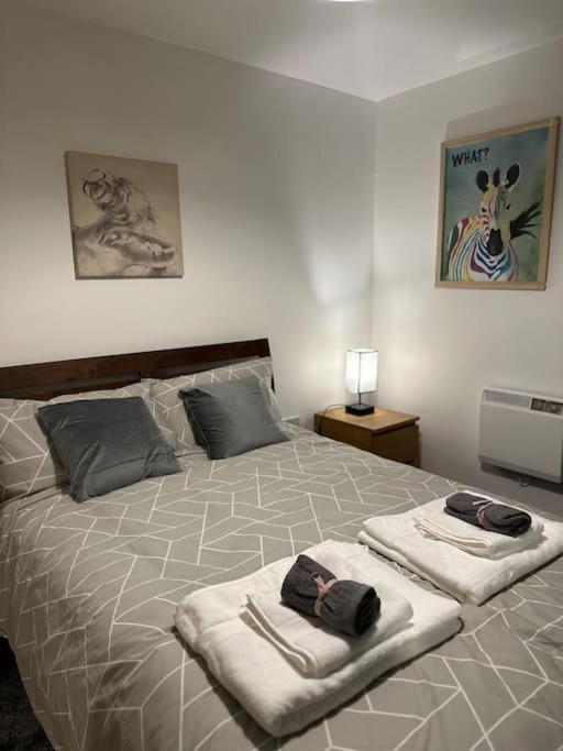 Entire Flat In Ealing