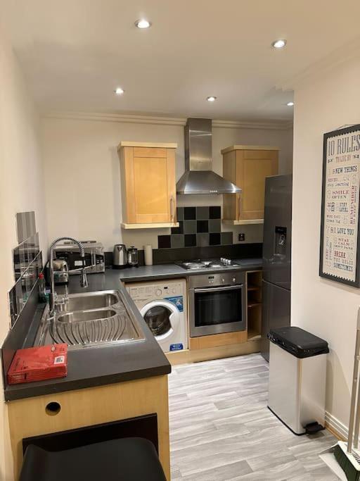 Entire Flat In Ealing * London