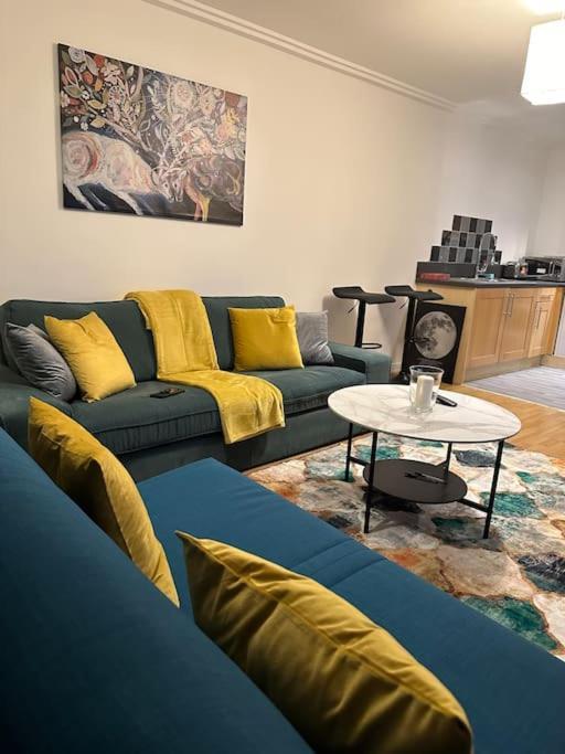 Apartment Entire Flat In Ealing