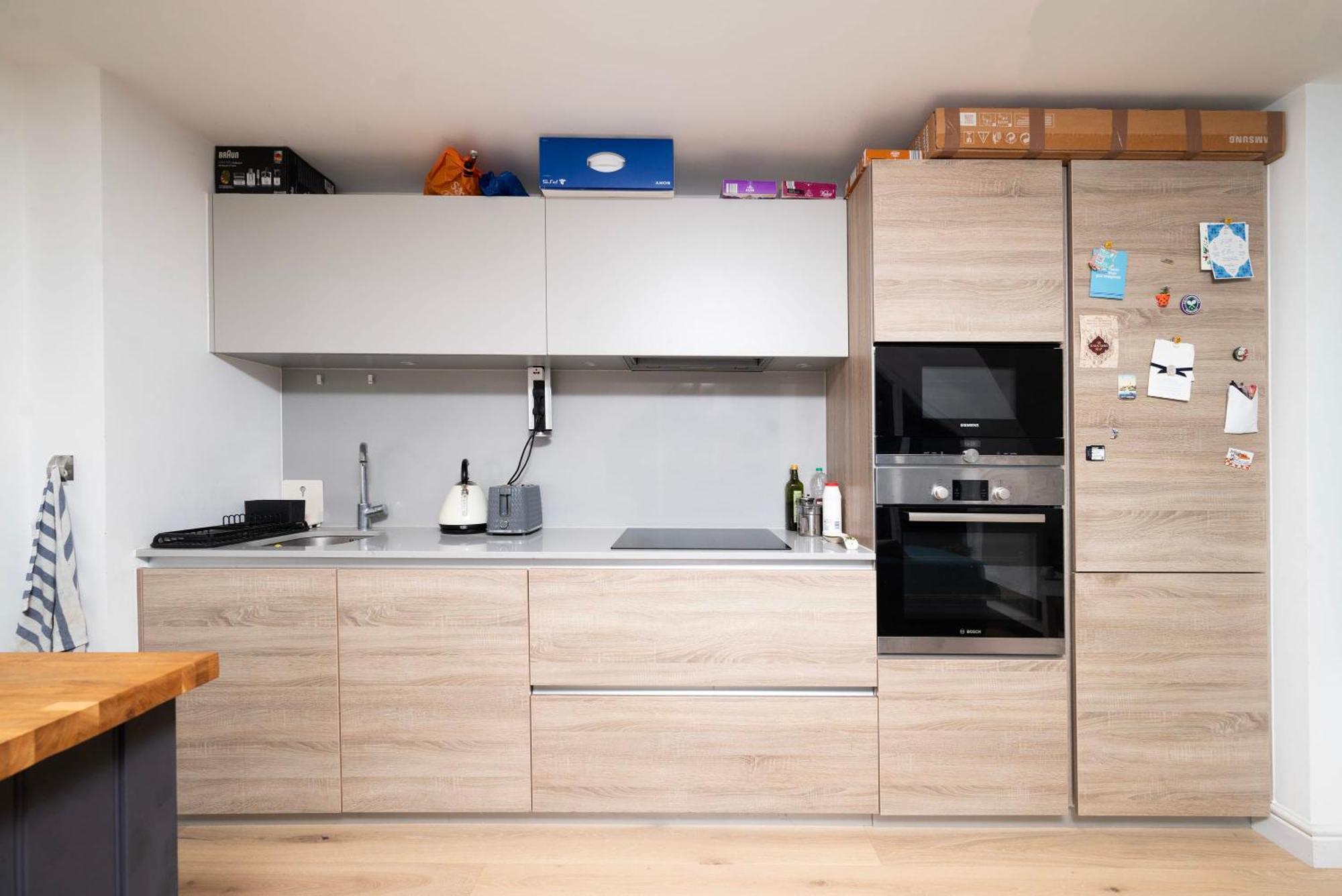 Apartment Chic City 1 Bedroom With Balcony Views *