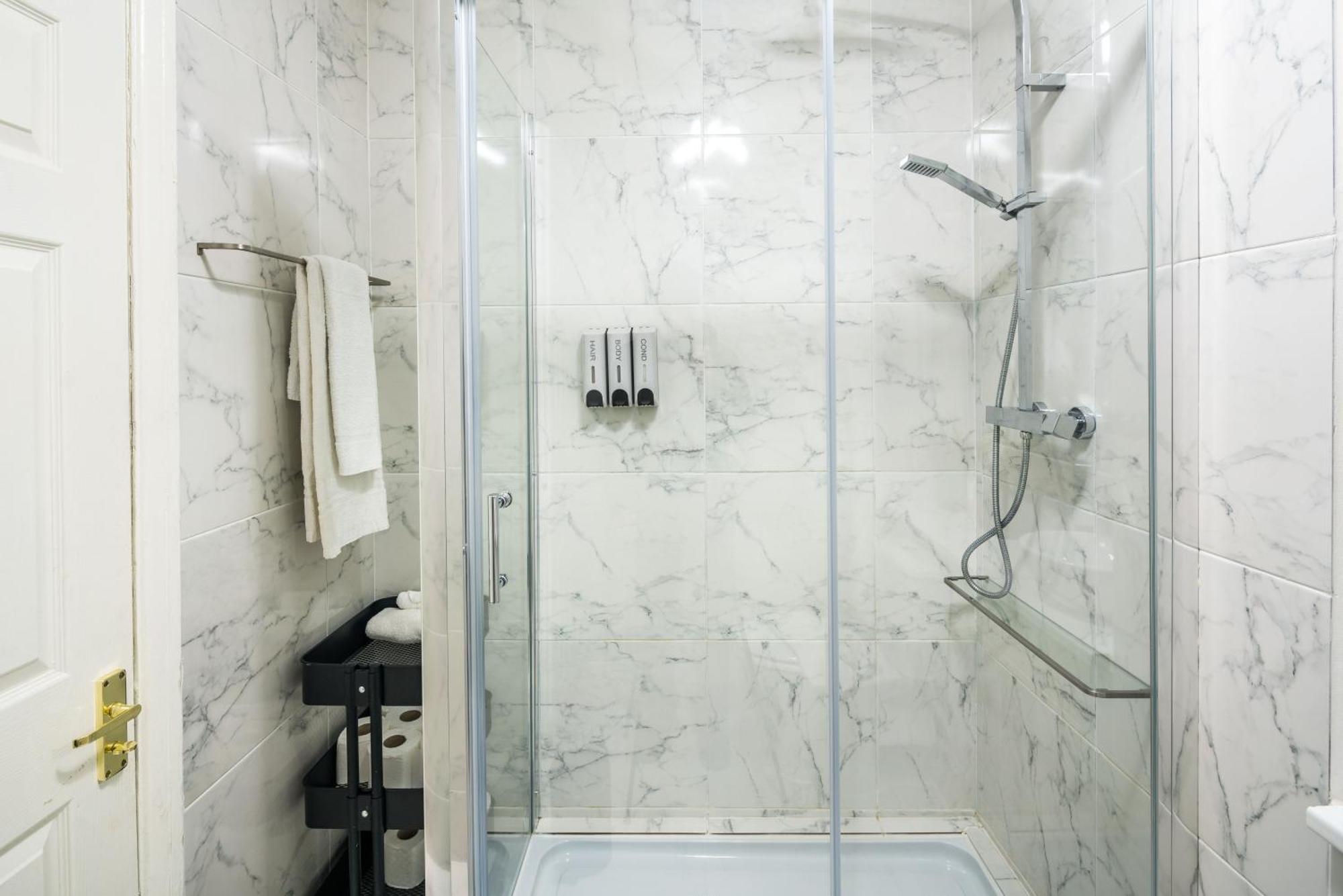Charming Spacious 2br Flat Near Station Parking Appartement Londres