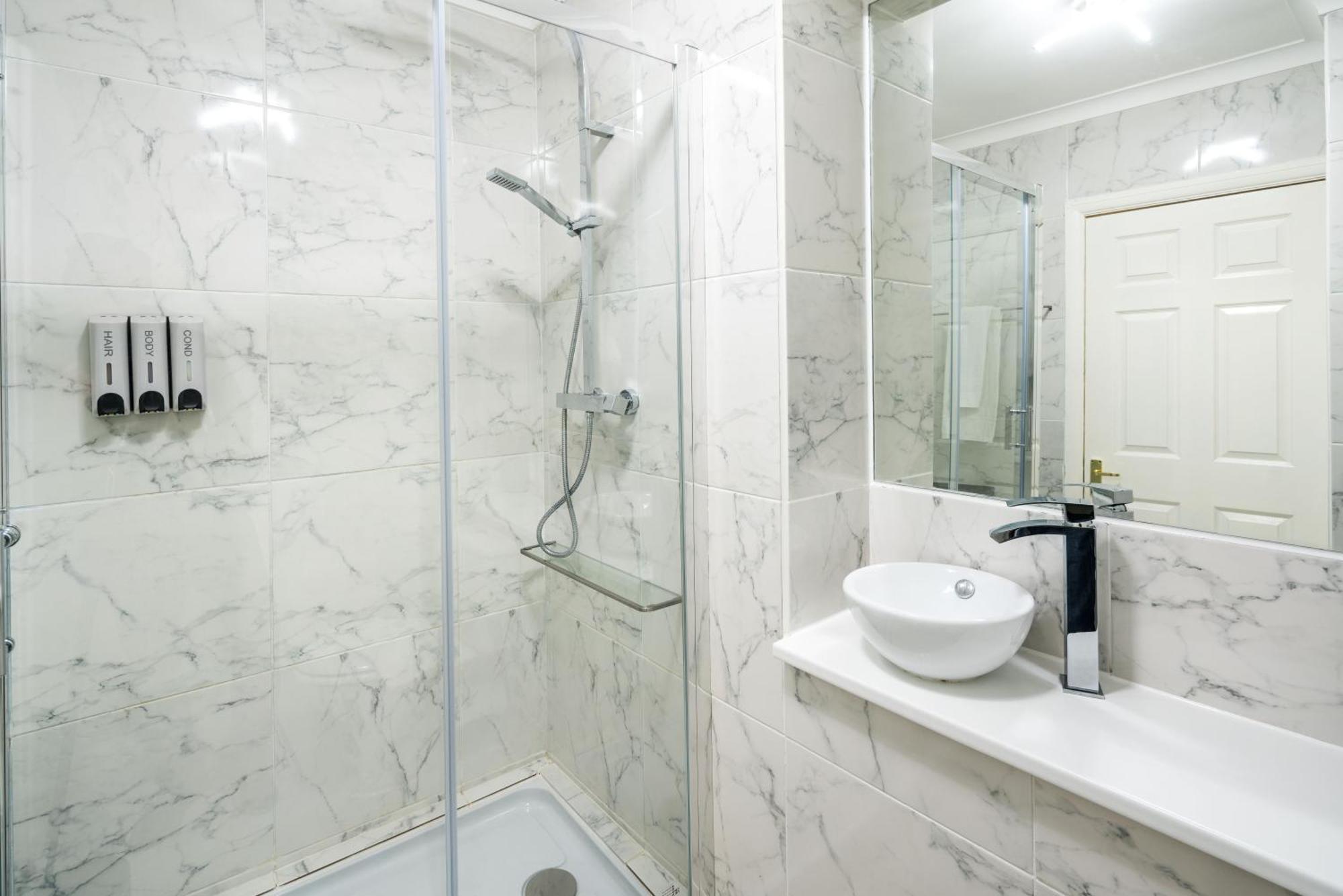 Charming Spacious 2br Flat Near Station Parking Londres