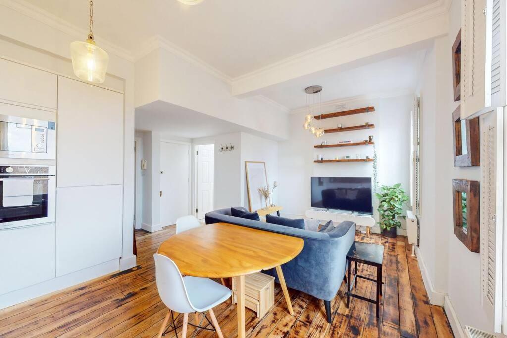 Modern 1bd Flat In Clapham Old Town Appartement