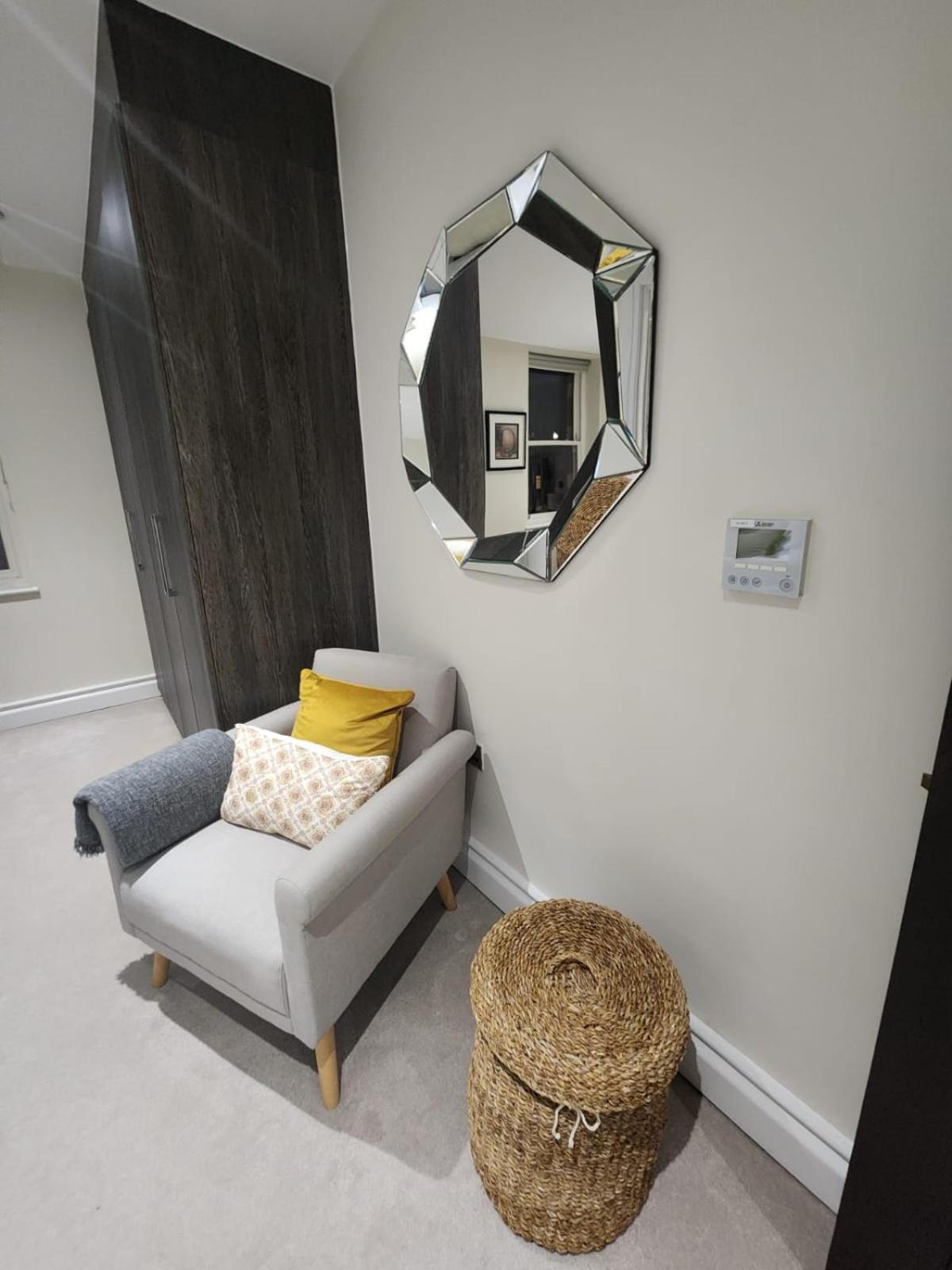 Kensington High Street One Bed