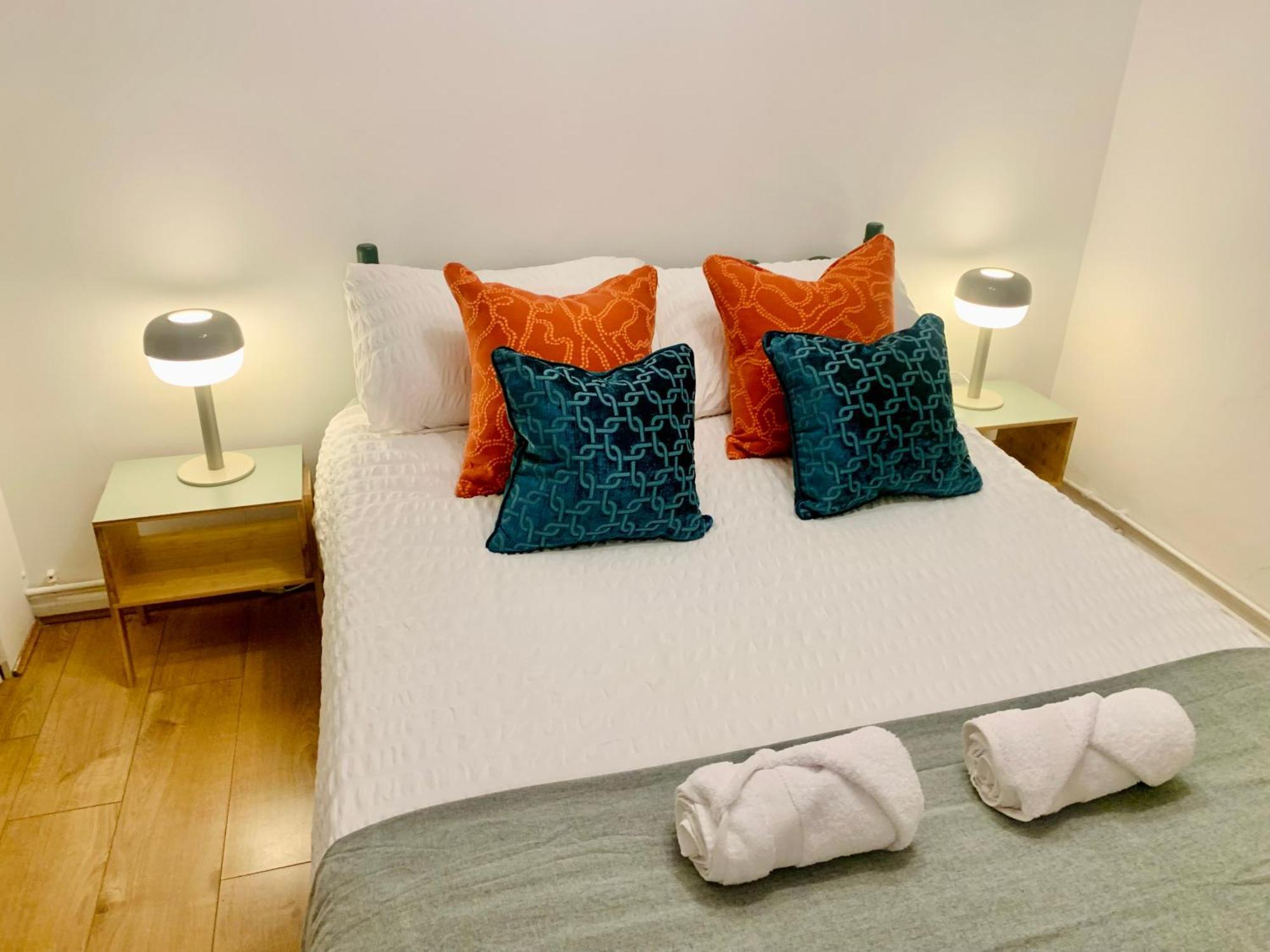 Finsbury Park Zone 2 - 10 Minutes To London