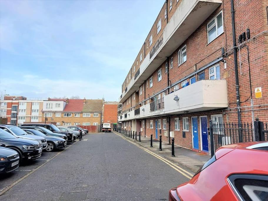 3 Bedroom Flat In Hoxton Londen