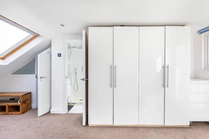 Apartamento 3 Bedroom Townhouse 2min To Station, Sleeps 8