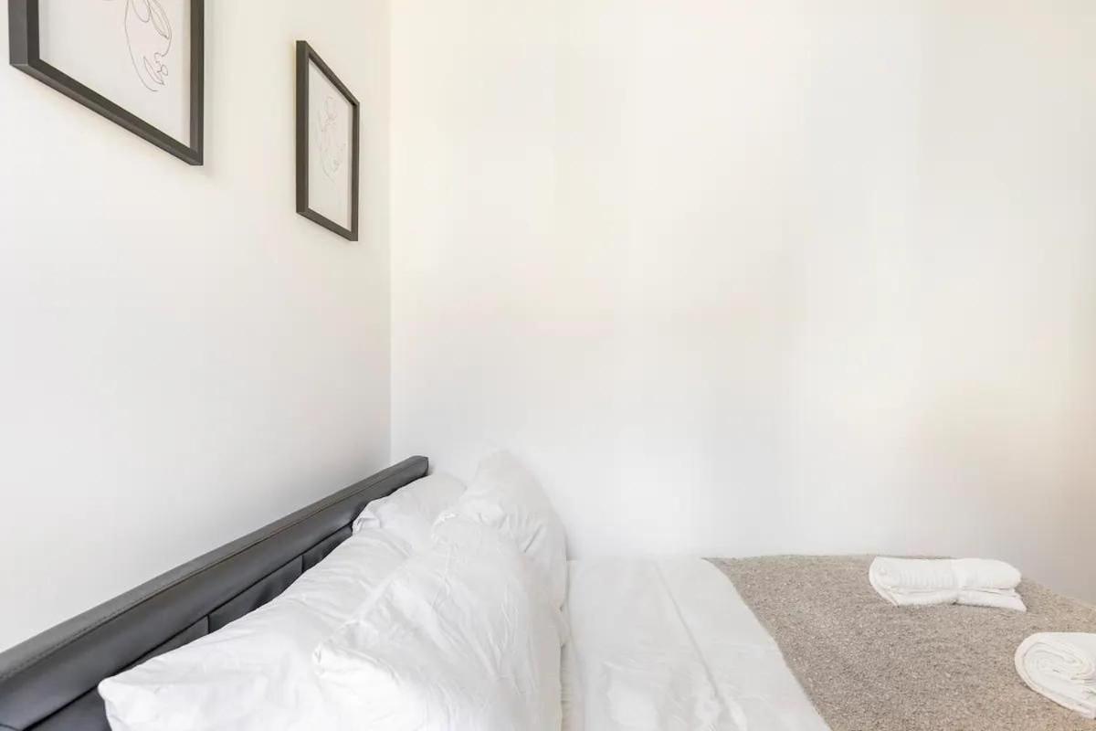 3 Bedroom Townhouse 2min To Station, Sleeps 8 Apartamento Londres