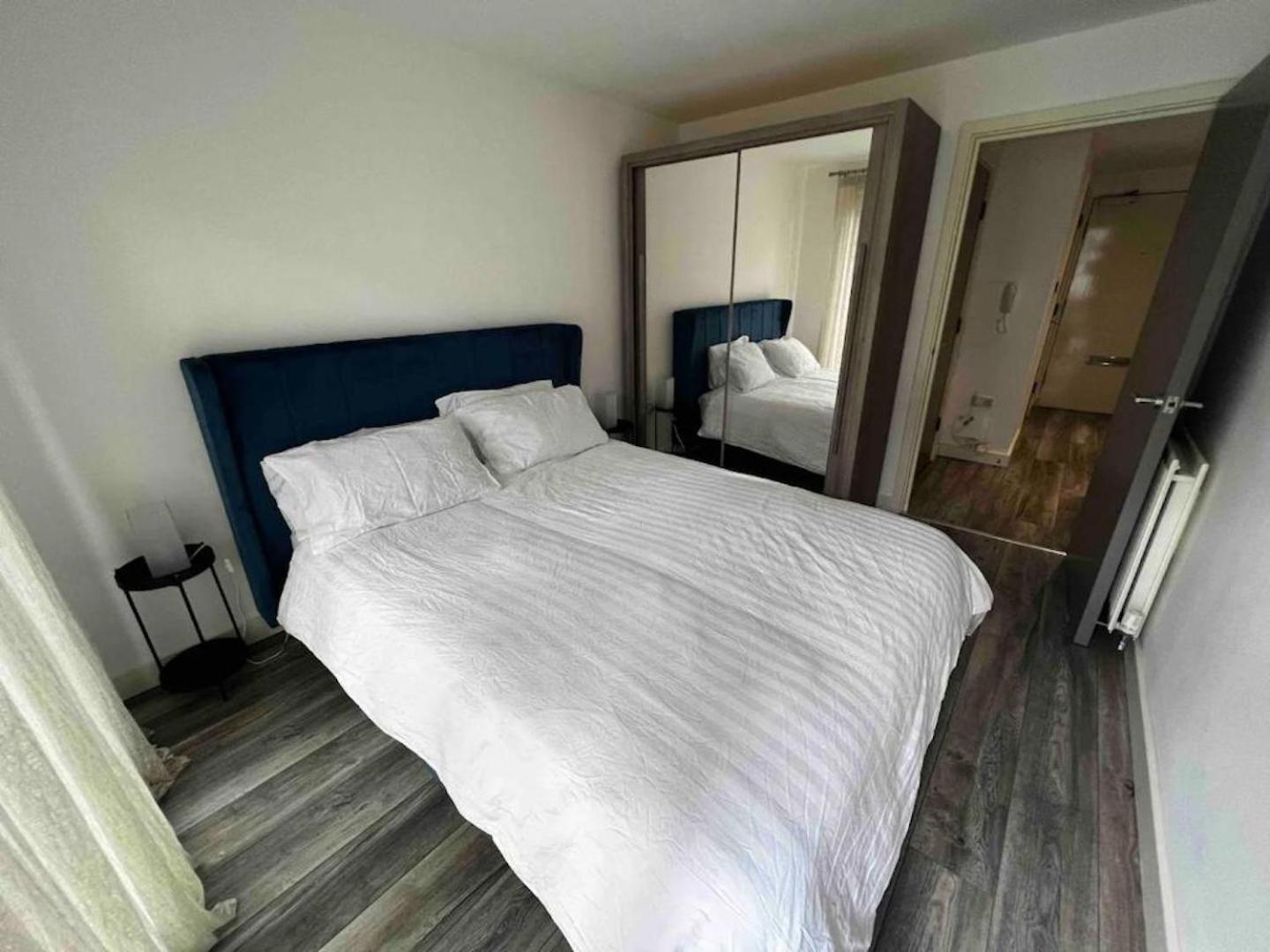 Stylish 1-bed Flat With Sofa-bed In Londres