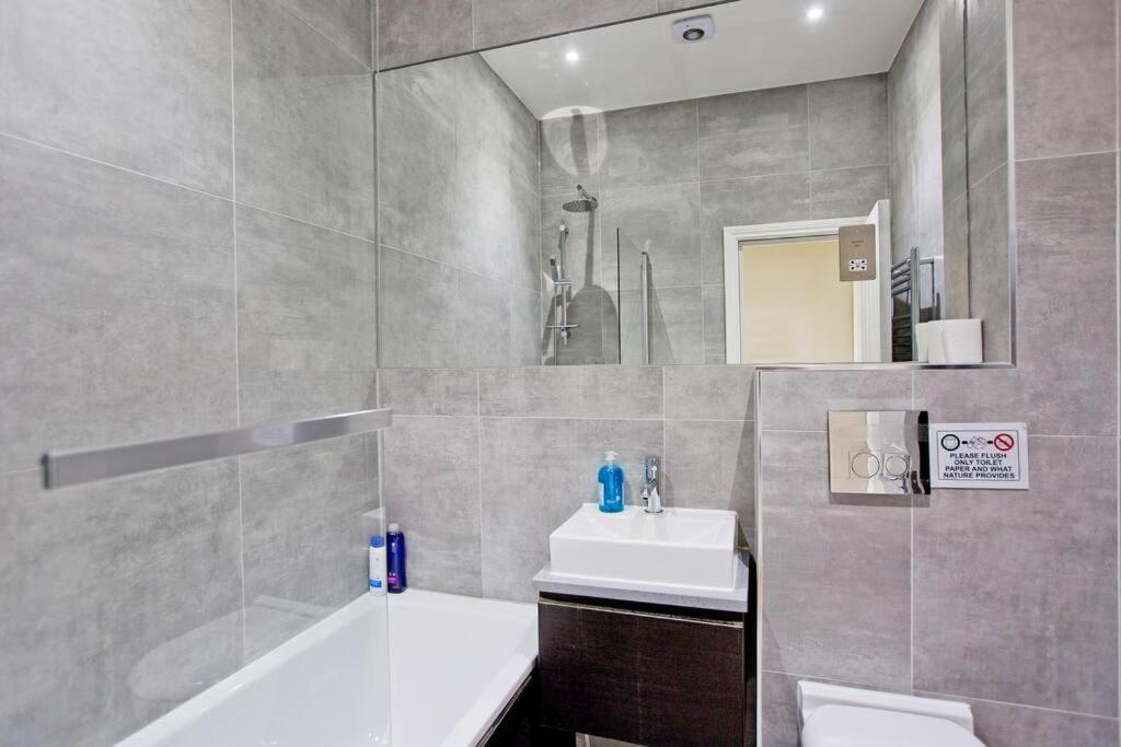 F7 Large 2bed Kensington Londres