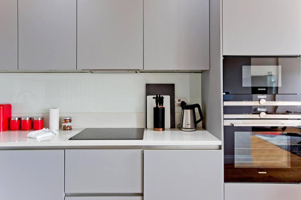 F7 Large 2bed Kensington Appartement
