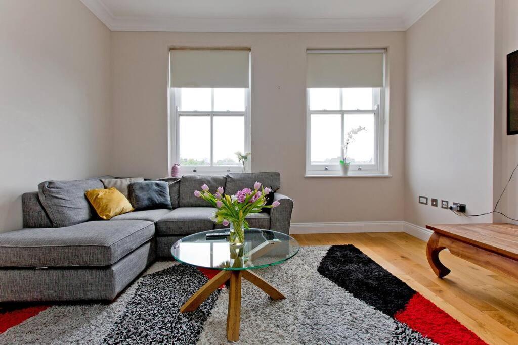 F7 Large 2bed Kensington Appartement