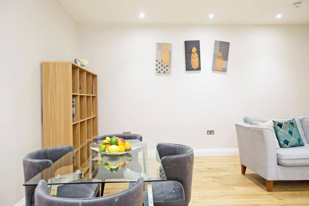 F1 Outstanding 1 Bed Duplex * London