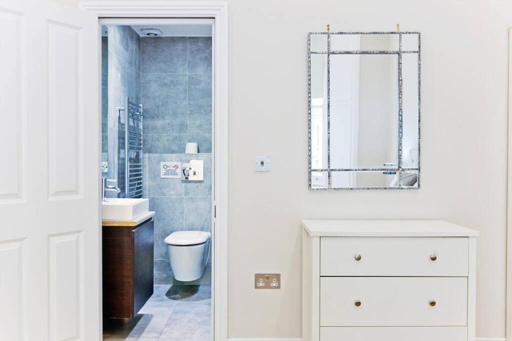 F1 Outstanding 1 Bed Duplex London