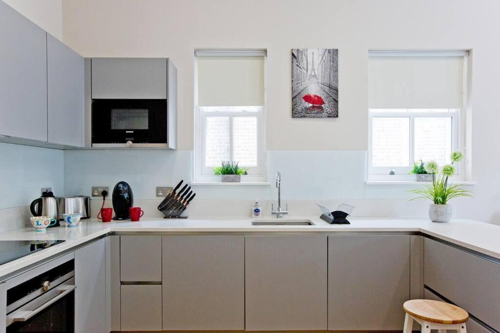 F3 Bright And Cheerful Studio * Londres
