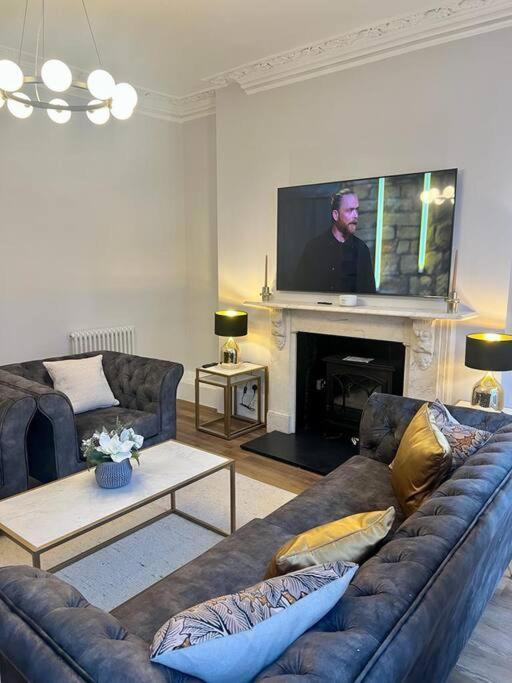 Flat In The Heart Of Holland Park Apartment London